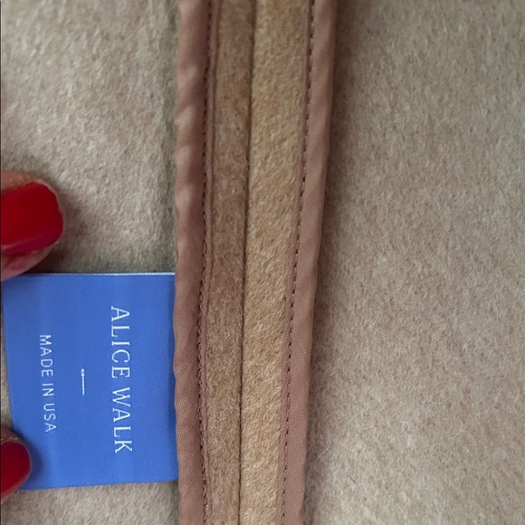 Alice Walk Women's Camel Wool Cape NWT - Picture 5 of 5